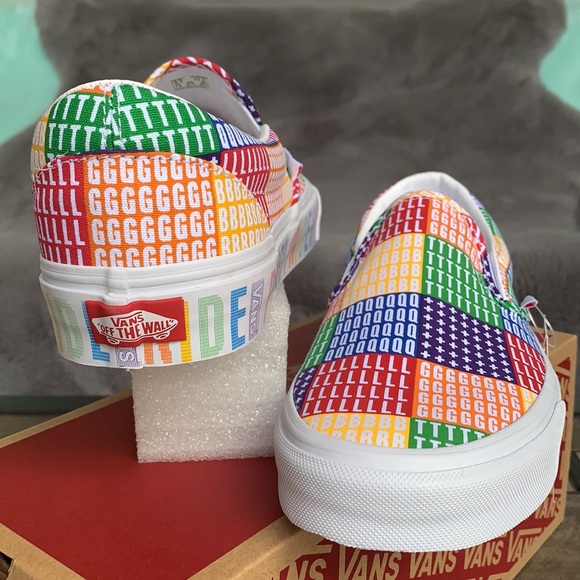 VANS CLASSIC SLIP ON PRIDE MULTI/TRUE WHITE MENS - Picture 13 of 16
